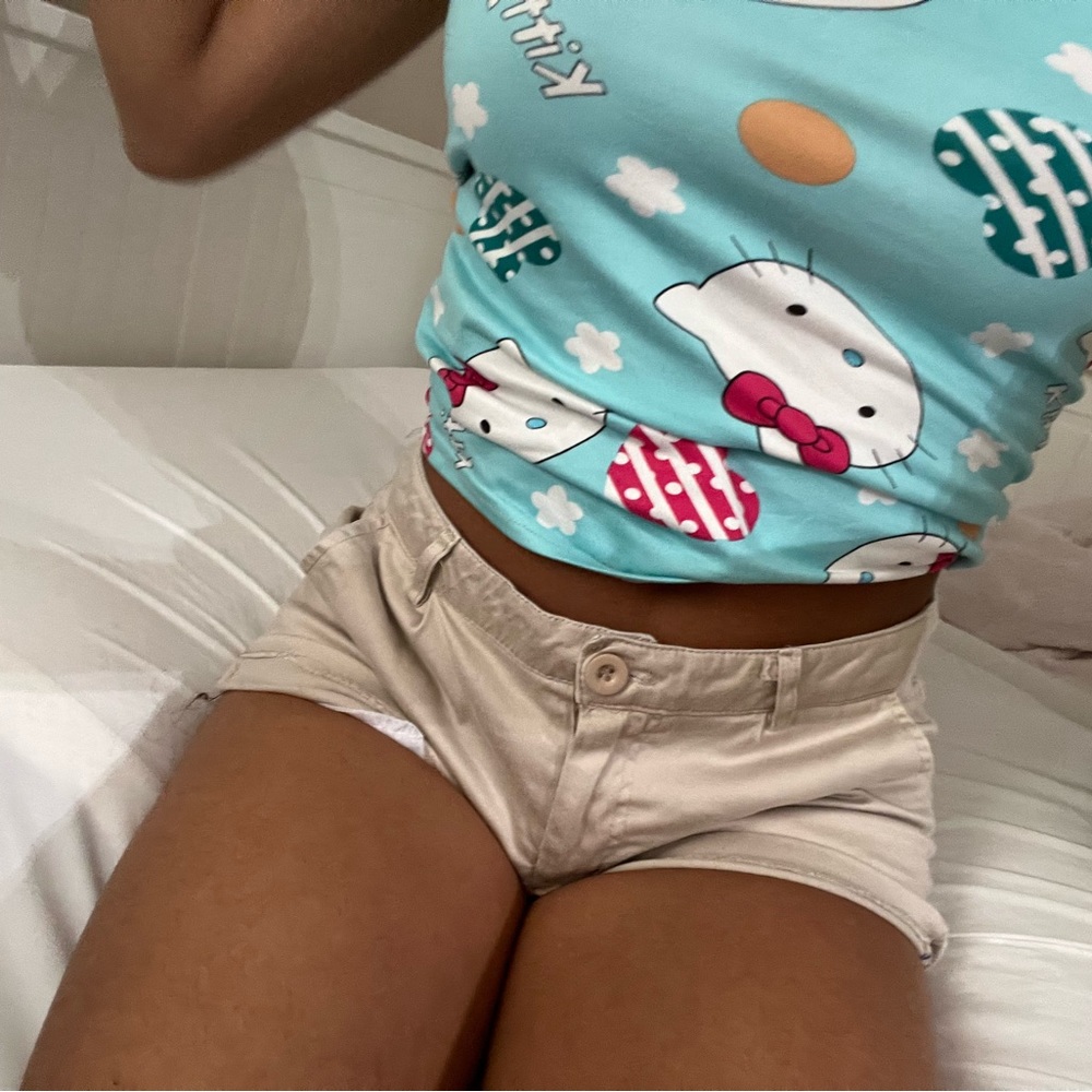 Beige cargo shorts